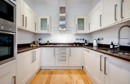 Holborn and Covent Garden Apartment | 2 Bedr, 3 Beds, 2 Bath Covent Garden 3-min subway