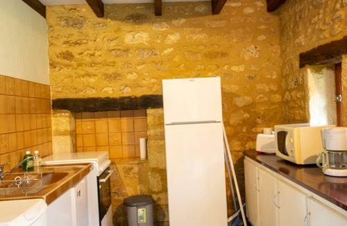 Castelnaud-la-Chapelle Cottage | Inviting Gite Castelnaud-la-Chapelle with Spa and Kitchen