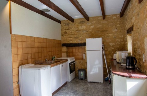 Castelnaud-la-Chapelle Cottage | Inviting Gite Castelnaud-la-Chapelle with Spa and Kitchen