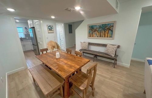 Rockport House | 2 bedroom 1.5 bath townhome 1150 sqft