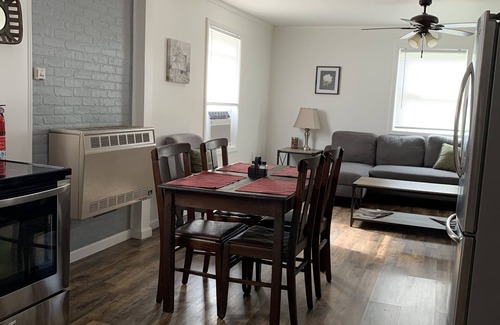 Bellepoint House | Child-Friendly Riverfront 2 Bedroom House with Kitchen