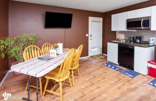 Huffman - O' Malley Apartment | Convenient 2 Bedroom Home Near Alaska Golf Course & Zoo