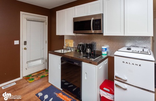Huffman - O' Malley Apartment | Convenient 2 Bedroom Home Near Alaska Golf Course & Zoo
