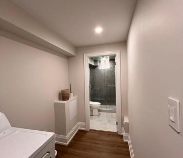 Richmond Hill Apartment | Family-Friendly 2 Bedroom Basement Unit with Parking
