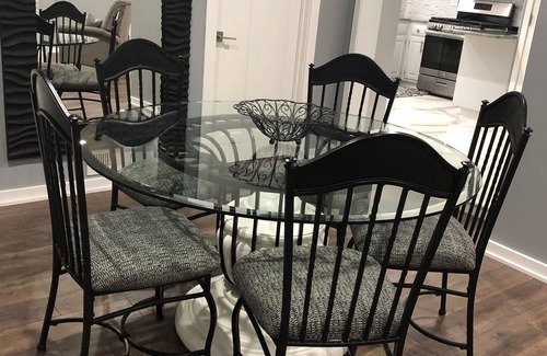 Warrenville House | Exceptional 2 Bedroom Retreat with Kitchen in Warrenville