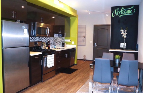 Irvine Business Complex Apartment | Modern Resort with Pool & Ocean View in Irvine Diamond Center