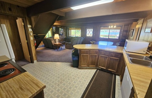 Donner Lake Woods Cabin | Family-Friendly Retreat at West End of Donner Lake