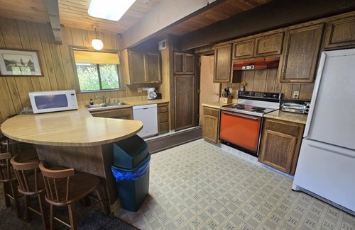 Donner Lake Woods Cabin | Family-Friendly Retreat at West End of Donner Lake