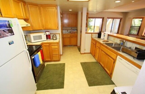 Truckee House | Relaxing Donner Lakefront Retreat with Private Dock
