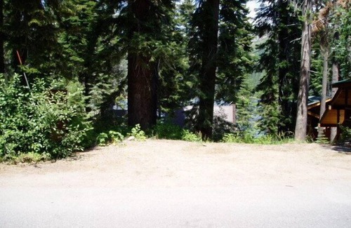 Truckee House | Relaxing Donner Lakefront Retreat with Private Dock