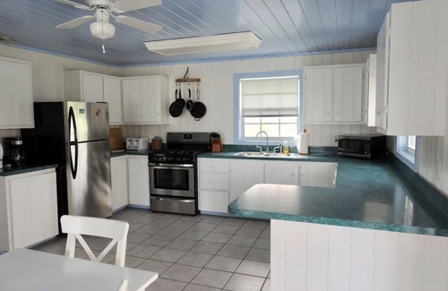 Hope Town Villa | Beautiful 2-Bedroom Retreat at Turtle Hill Resort by the Beach