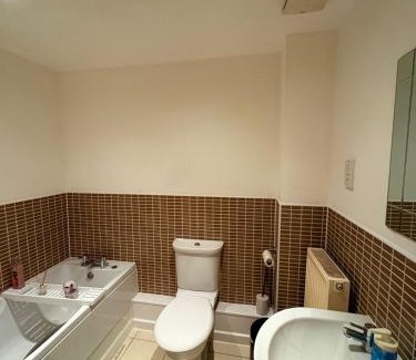 Warrington Apartment | 2 bedroom 2 bathroom ground floor apartment in central location