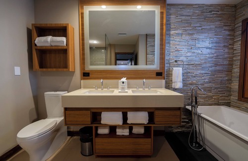 Florida Central Atlantic Coast Resort | Elegant 2-Bedroom ADA Villa with Bay Views near Disney
