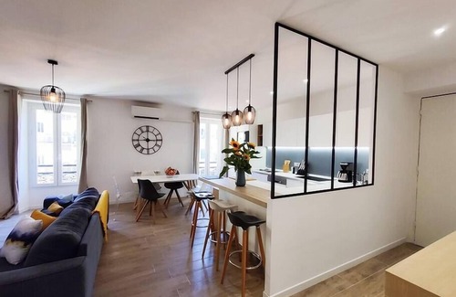 Gambetta Apartment | Family-Friendly 2-Bedroom Retreat, Steps from the Beach