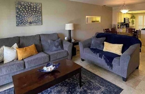 Sunrise Vista Chino Apartment | 2 Bedroom 651182 by Houzlet