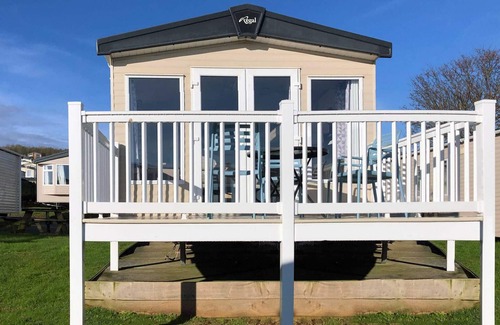 Otterton House | Cozy 2 Bedroom Retreat in Budleigh Salterton by the Sea