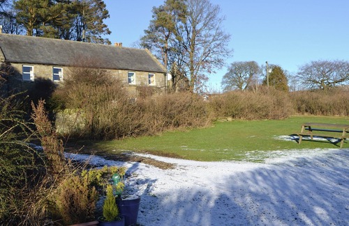 Newcastle-upon-Tyne Cottage | Cozy 2 Bedroom Retreat in Bryness, Nearby Otterburn