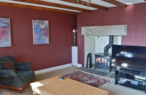 Newcastle-upon-Tyne Cottage | Cozy 2 Bedroom Retreat in Bryness, Nearby Otterburn