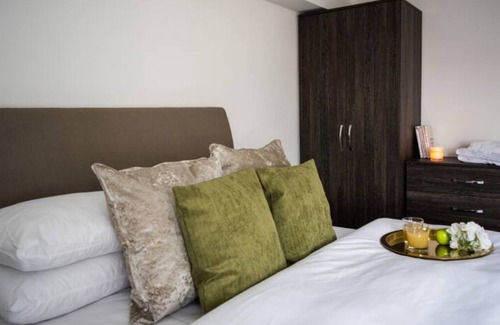 Leamington Spa Apartment | Cozy 2 Bedroom Apartment in Leamington Spa with Kitchen