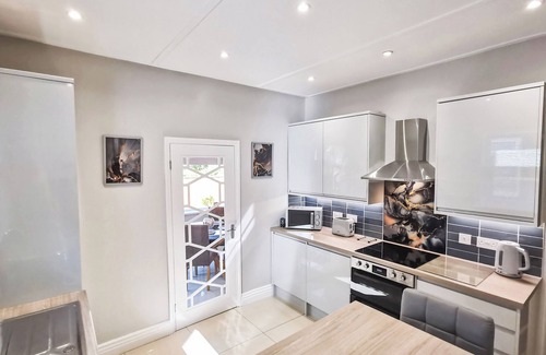 Chester-le-Street Cottage | Comfortable 2 Bedroom Stay in Chester le Street