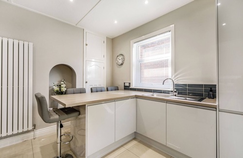 Chester-le-Street Cottage | Comfortable 2 Bedroom Stay in Chester le Street