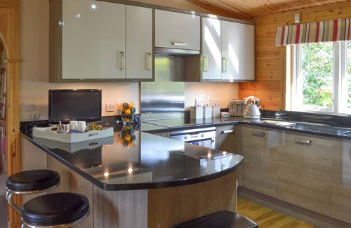 Saint Erth Praze Cottage | Ideal Retreat for Coastal Adventures and Family Getaways
