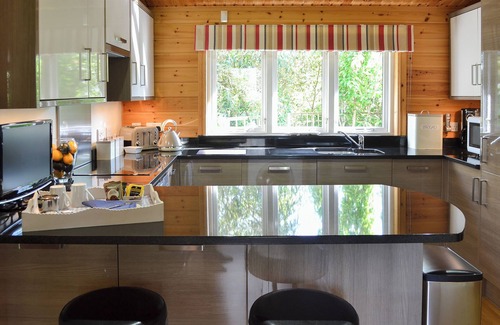 Saint Erth Praze Cottage | Ideal Retreat for Coastal Adventures and Family Getaways