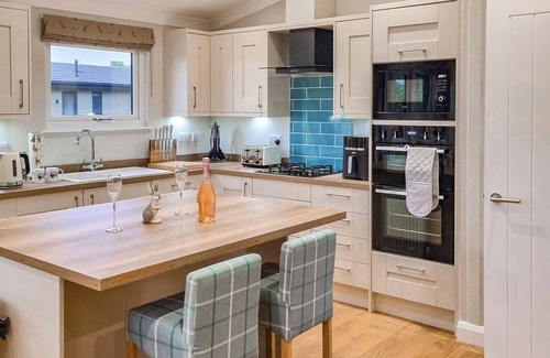 Sturton By Stow Ski Chalet | Experience Comfort at Hedgehog Lodge with Family-Friendly Amenities