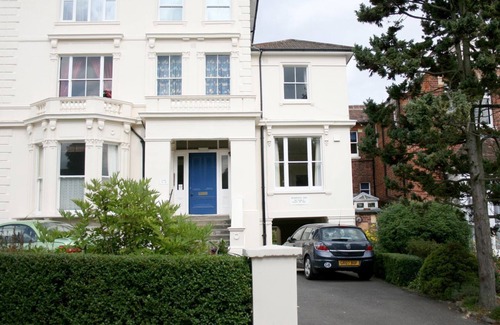 Royal Tunbridge Wells Cottage | Cozy 2-Bedroom Accommodation in Tunbridge Wells