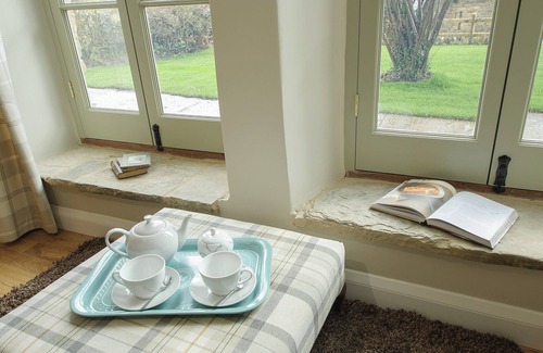 Chipping Norton Cottage | Modern 2-Bedroom Retreat in Middle Barton, Near Chipping Norton