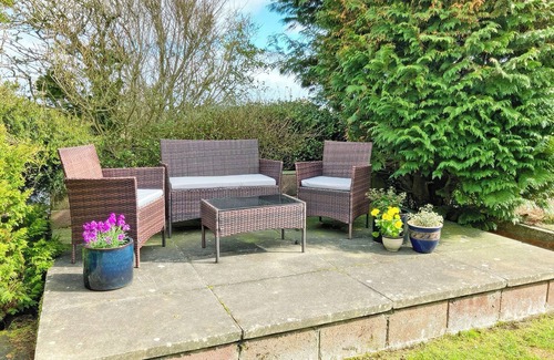 Whithorn Cottage | Prime 2-Bedroom Accommodation with Oceanfront Views