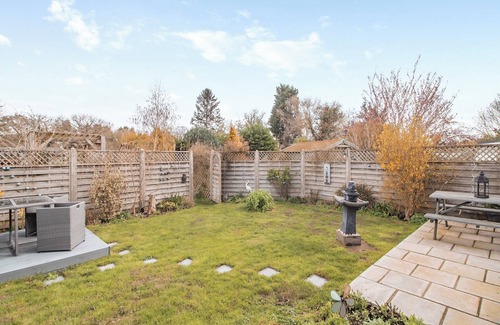Tilney Fen End Cottage | Cozy 2 Bedroom Stay in Watlington, Ideal for Families