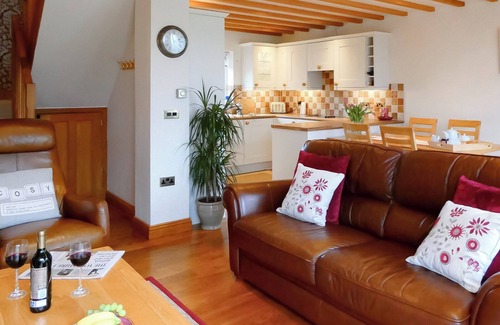 West Heslerton Cottage | Top-Rated 2 Bedroom Retreat in Thorpe Bassett, Near Malton