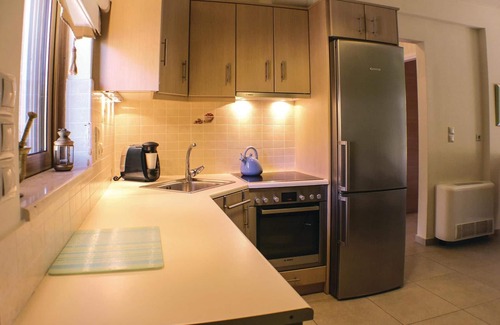 Arkadiko Chorio Apartment | Cozy 2-Bedroom Retreat with Oceanfront Views in Varia Kinouria