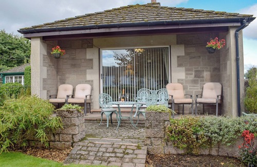 Auchterarder Cottage | Family-Friendly 2 Bedroom Retreat in Auchterarder