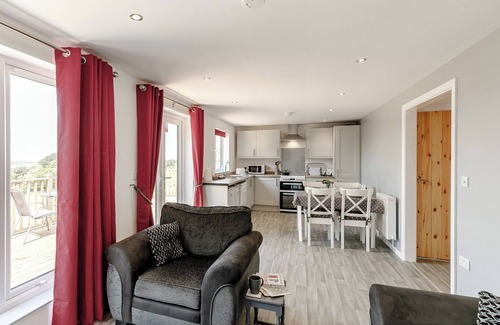 Gainsborough Cottage | Exceptional 2-Bedroom Retreat in Hemswell with Spa Amenities