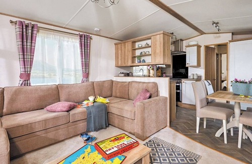 Holywell House | Comfortable 2-Bedroom Retreat at Holywell Bay with Ocean View