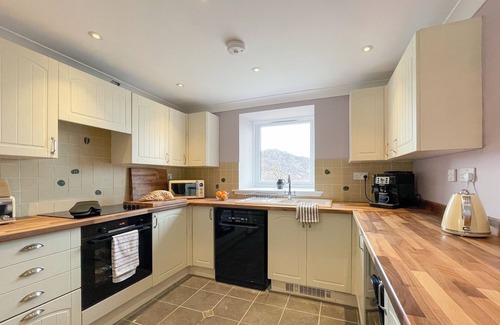 Scaniport Cottage | Cozy Highland Cottage with Lake View & Nature Reserve Access