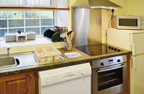 Mynytho Cottage | Family-Friendly 2 Bedroom Stay Near Abersoch with Ocean View