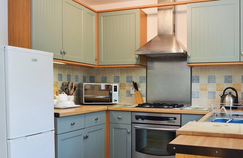 Inverness Cottage | Cozy 2 Bedroom Getaway with Oceanfront Views in North Kessock