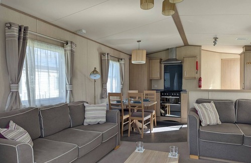 Oulton Broad House | 2 bedroom accommodation in Oulton Broad