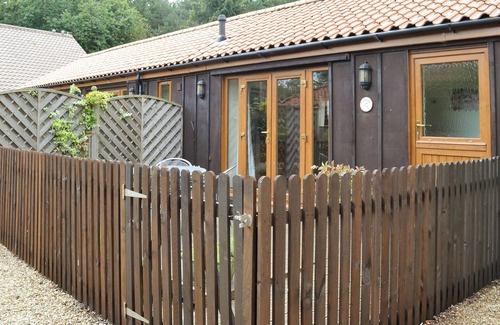 Thorpe Market Cottage | Ideal 2 Bedroom Oceanfront Stay in Thorpe Market
