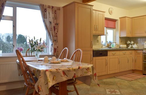 West Buckland Cottage | Discover 2-Bedroom Comfort in Churchinford, Near Taunton