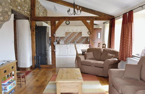 West Buckland Cottage | Family-Friendly 2 Bedroom Retreat in Clayhidon, Near Taunton