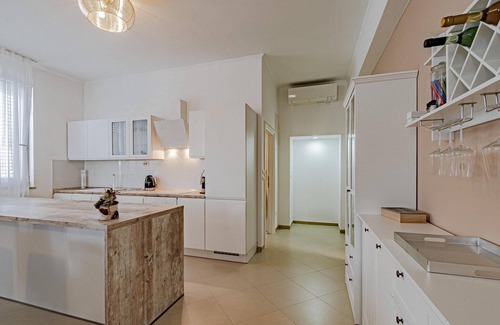 Kuciste House | Discover Cozy 2-Bedroom Retreat in Kuciste Perna