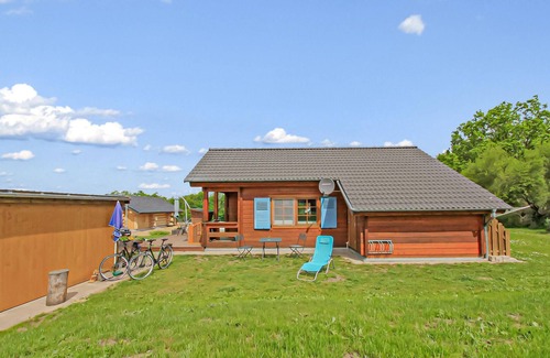 Gross Nemerow House | Cozy Two-Bedroom Retreat in Groß Nemerow with Spa & Kitchen