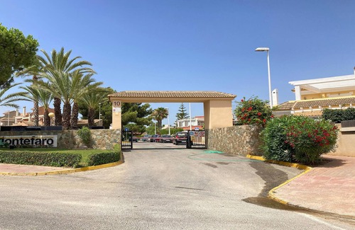Monte Faro House | Cozy 2-Bedroom Retreat with Oceanfront Pool in Gran Alacant
