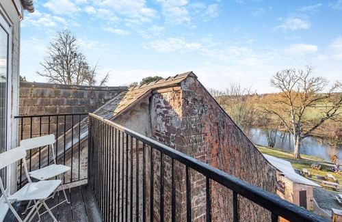 Ross-on-Wye Cottage | Cozy 2-Bedroom Retreat in Ross On Wye with Lake Views