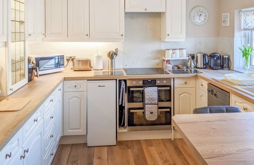 Saint Asaph Cottage | Inviting 2-Bedroom Retreat in Cefn, Near St Asaph