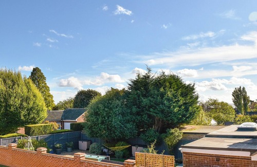 Layer Marney Cottage | Cozy 2 Bedroom Retreat with Ocean Views in West Mersea